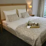 Gaestehaus An Der Sempt & Apartements 4* Erding