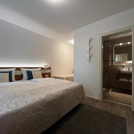Gaestehaus An Der Sempt & Apartements 4*