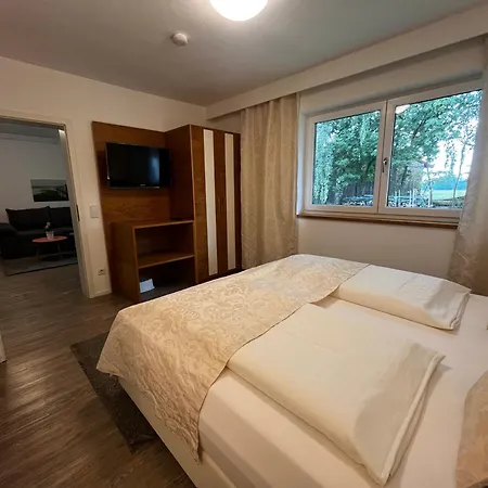 招待所 Gaestehaus An Der Sempt & Apartements 埃尔丁
