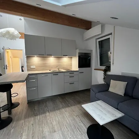 Gaestehaus An Der Sempt & Apartements