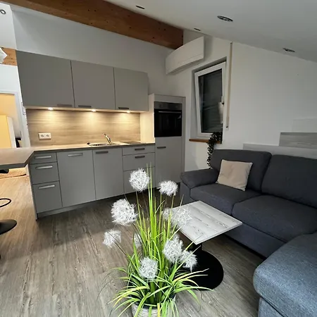 Gaestehaus An Der Sempt & Apartements 招待所