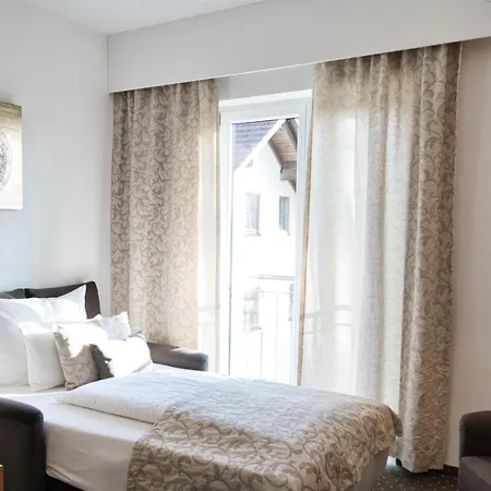 Gaestehaus An Der Sempt & Apartements 4*