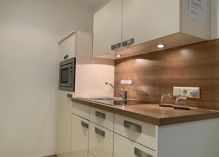 Gaestehaus An Der Sempt & Apartements 招待所 4*