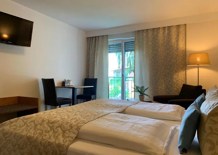 Gaestehaus An Der Sempt & Apartements 4*