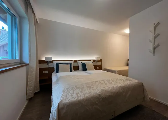 Gaestehaus An Der Sempt & Apartements 4*