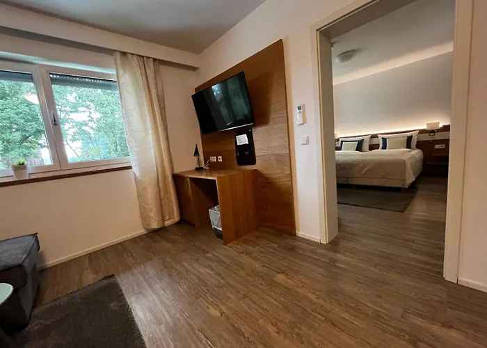 Gaestehaus An Der Sempt & Apartements 4*