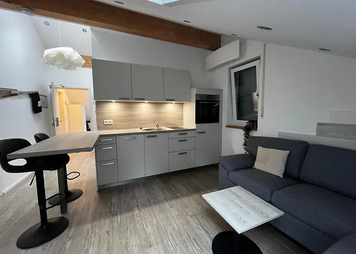 Gaestehaus An Der Sempt & Apartements