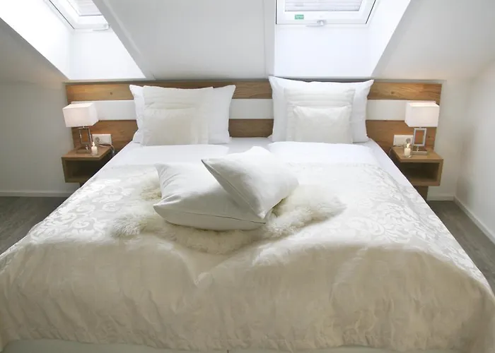 Gaestehaus An Der Sempt & Apartements 4*