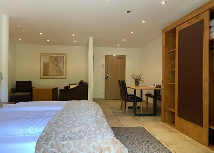 Gaestehaus An Der Sempt & Apartements